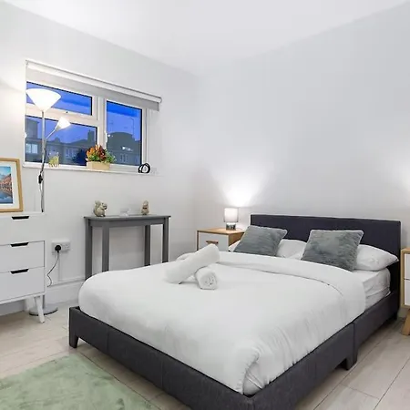Holiday Home Near Kings Cross Sleep 12 Sp7 Лондон Экстерьер фото