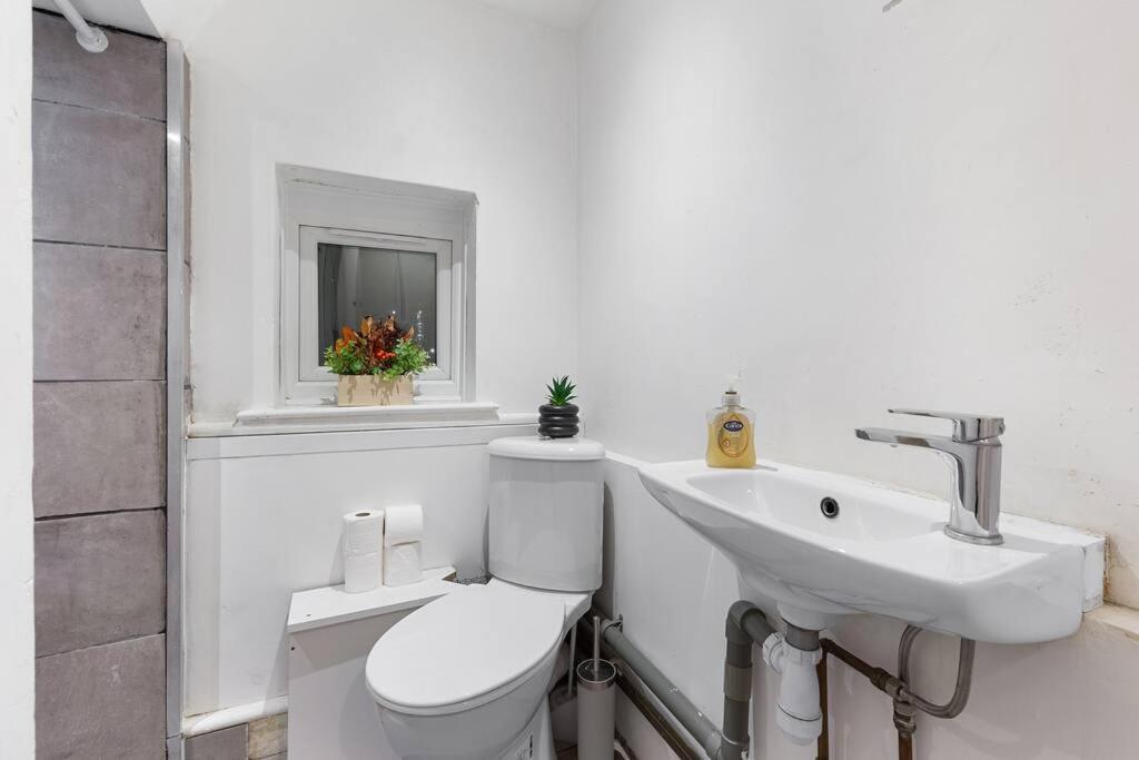 Апартаменты Near Kings Cross Sleep 12 Sp7 *