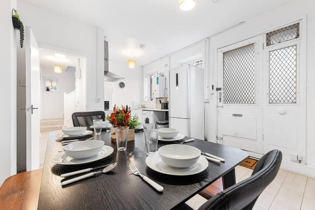 Апартаменты Near Kings Cross Sleep 12 Sp7 Лондон