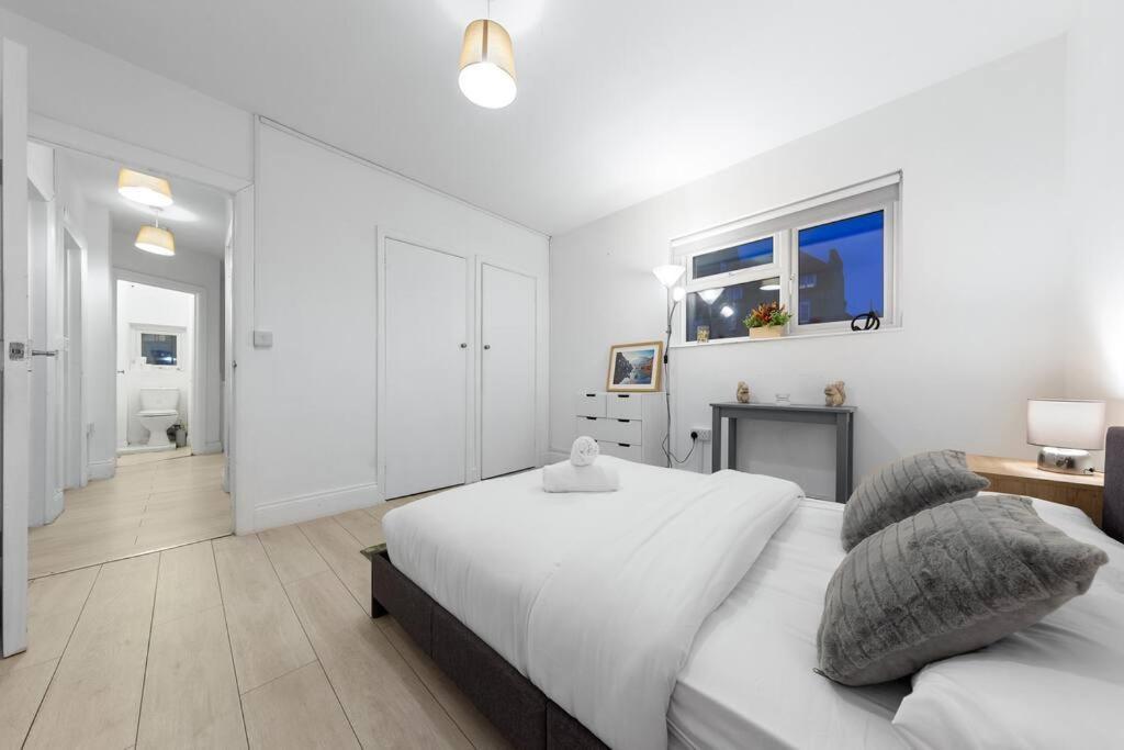 Апартаменты Near Kings Cross Sleep 12 Sp7 *