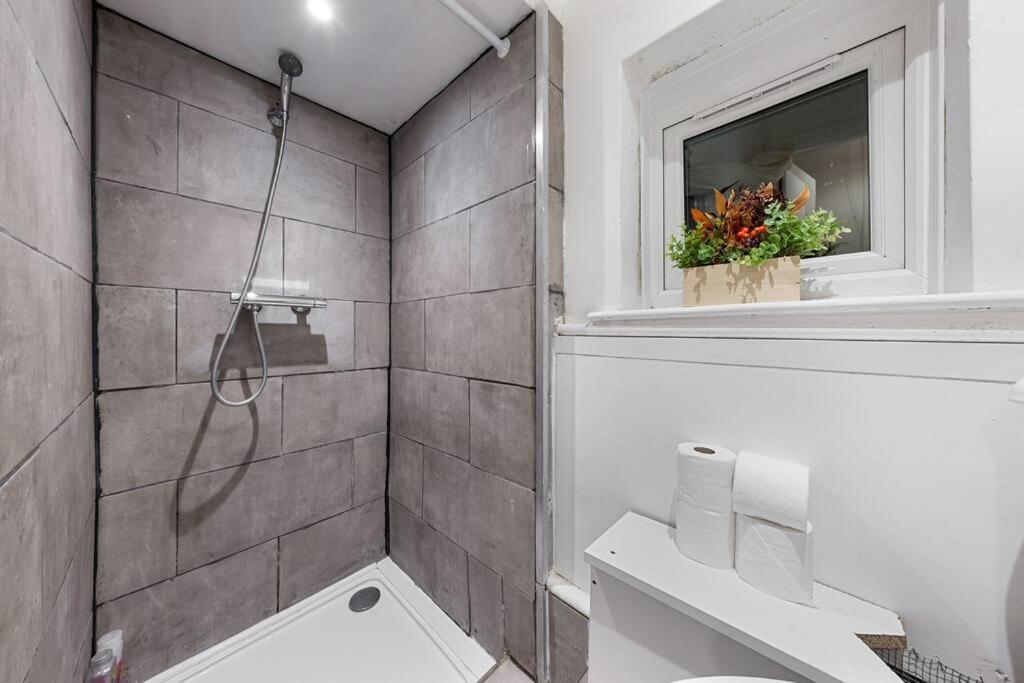 Апартаменты Near Kings Cross Sleep 12 Sp7