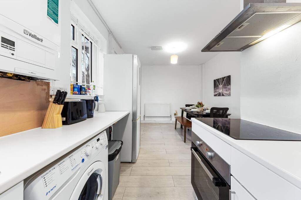 Near Kings Cross Sleep 12 Sp7 Апартаменты *